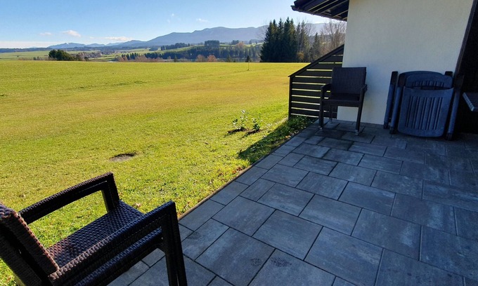 Lechbruck House | Gepflegtes Eckhaus 111 in Randlage des Feriendorfes Hochbergle!