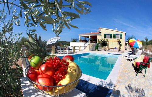 Solta House | Geräumige Ferienvilla Mit Pool Und Meerblick