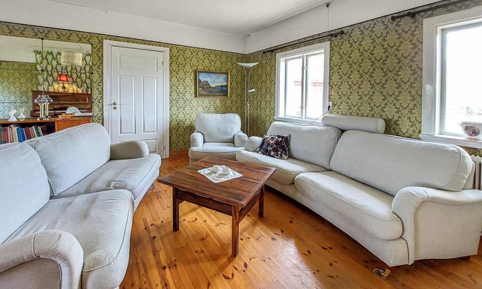 Broby House | Get unforgettable nature experiences at Lake Tydingen