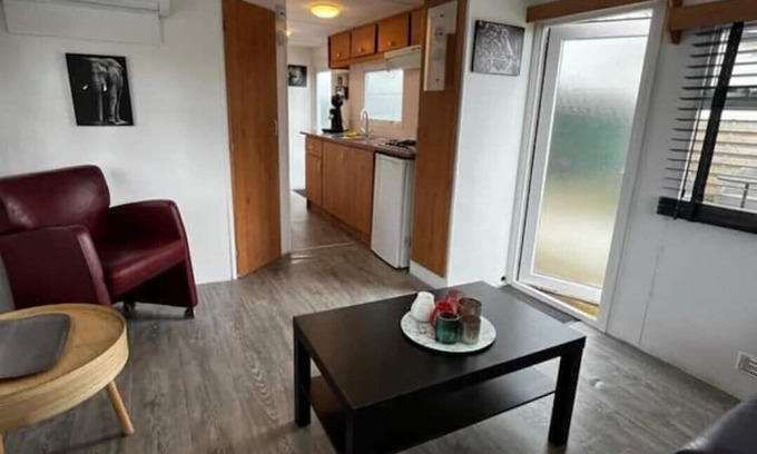 Tzummarum Ski Chalet | Gezellig Winter Vieren op De Friese Wadden
