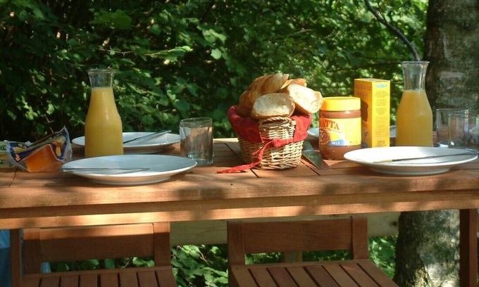 Hastiere Ski Chalet | Gezellige Chalet met groot zonneterras in Domaine du Bonsoy Hastière bij Dinant