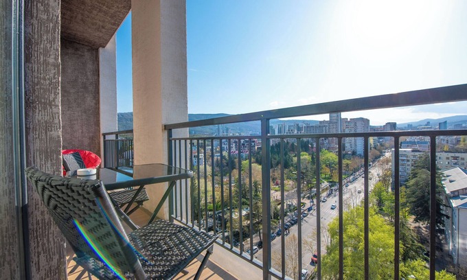 Saburtalo Apartment | GG Home – Charming 1BR near park on 12th Floor