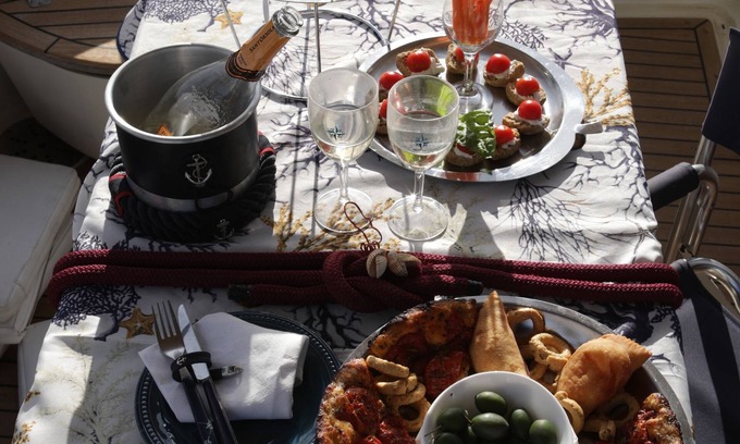 Bari City Centre Boat Rental | Gi&Gi ULTIMA. a boat for dreaming