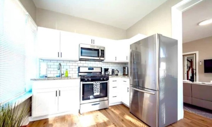 Wilmington Apartment | Gilpin Grand - Renovated Space In Trolley Square 1 Bedroom Apts by RedAwning