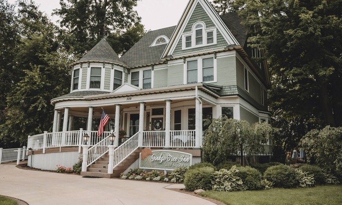Mount Pleasant Bed & Breakfast | Ginkgo Tree Inn