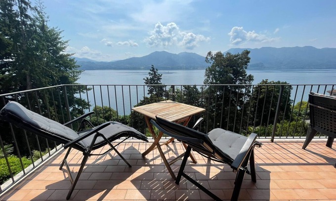 Gonte Apartment | Gioia apartment with lake view and pool