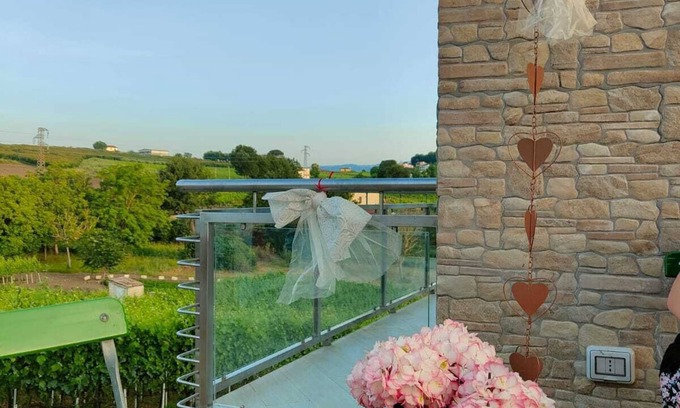 Sant'Angelo all'Esca Bed & Breakfast | GioiaVitae - Bed-In-Botte - Sleep in the Vineyard