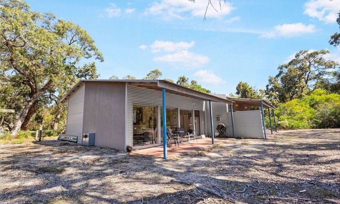 Forge Creek House | Gippsland - Waterfront Retreat: Secluded lodges perfect for nature lovers