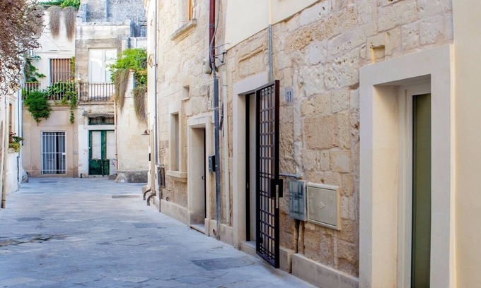 Lecce Historic Center House | Giravolte31 The house is in a maze of narrow streets that revolve around themselves