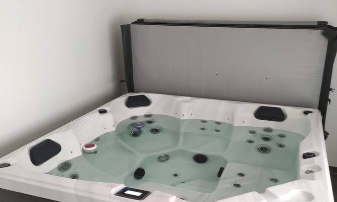 Pleine-Fougeres House | GITE 10 PERS WITH SPA 15MIN FROM MT ST MICHEL 30MIN ST MALO
