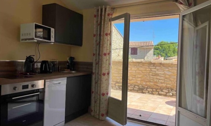Bezouce House | Gite 2 Personnes Avec Terrasse, Piscine et Jardin, la Closerie de Besocia