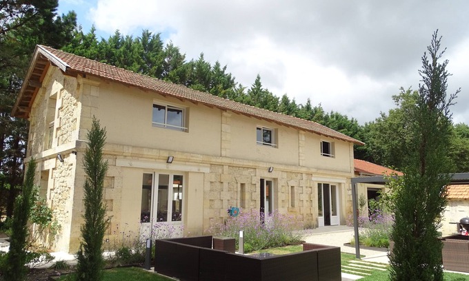 Civrac-de-Blaye House | Gite 3 ,ch, piscine, 7 pers, Haut de gamme, 4 épis, 4 étoiles