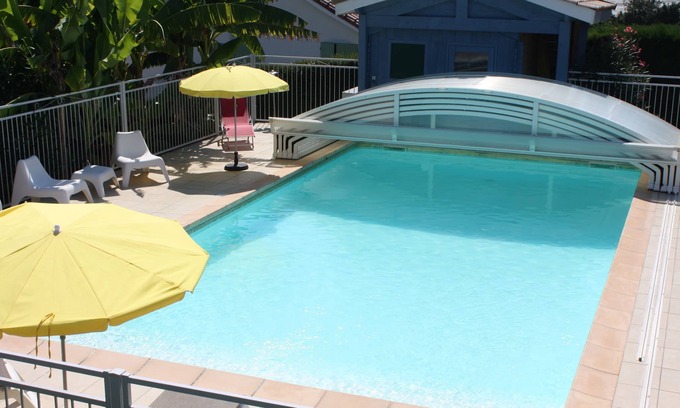Lafrancaise House | GITE 3CLESVACANCES SWIMMING POOL BILLARD WIFI BIKES VIEW ON THE COUNTRYSIDE