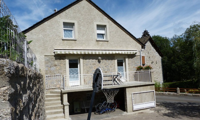 Antrenas House | GITE 4 PERSONS located in the foothills of Aubrac.