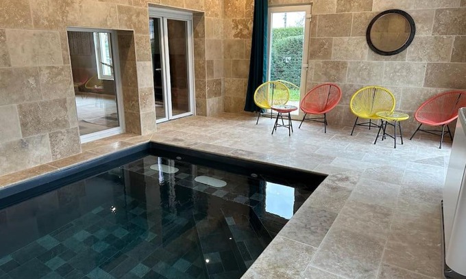 Frignicourt House | Gite 5 chambres, piscine intérieure, proche du Der