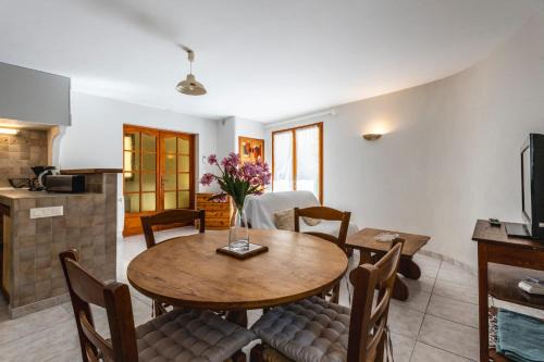 Saint-Romain-en-Viennois Apartment | Gite aloe vera