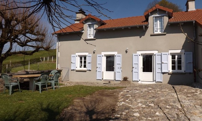 Arpajon-sur-Cere Cottage | Gite Arpajon-sur-Cère, 3 bedrooms, 6 persons