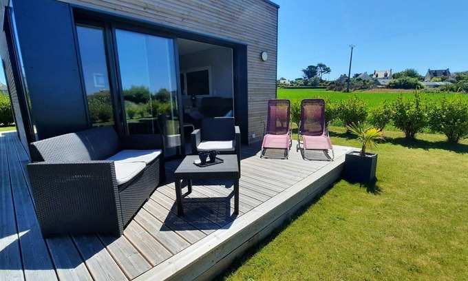 Saint-Pabu House | Gîte de Keroustad - Close to the beach with small sea view