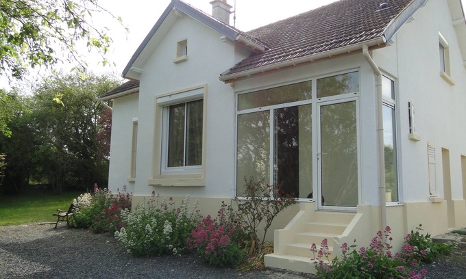 Saint-Laurent-sur-Mer House | GITE DE MER, 900 m from the beautiful beach of omaha Beach, 8 pers, 130 m2