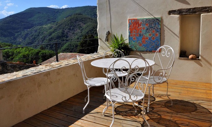 Creysseilles House | GITE DES JEUNES PIERRES CHARM AND NATURE