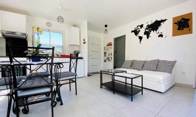Montauban House | Gite du golf with swimming pool electric vehicle recharge