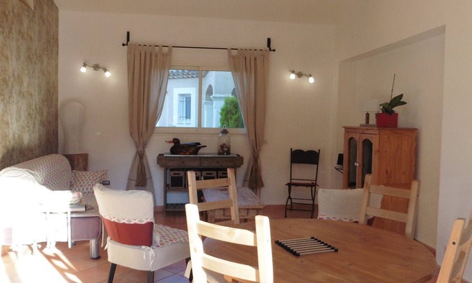 Rognes Cottage | GITE ELANTHAU, 73 m² WITH POOL FOR 4-5 PEOPLE