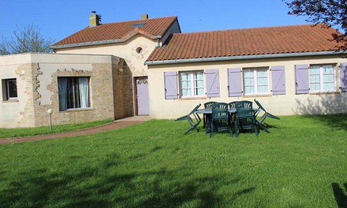 Landemont House | Gite En Campagne Isatis