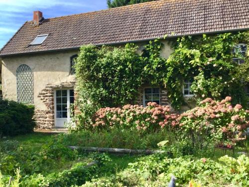 Brehal House | GITE EQUESTRE DE LA LANDE