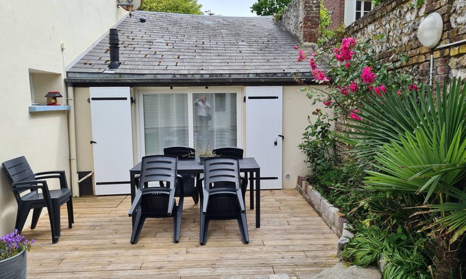 Etretat House | Gite Etretat center with garden and parking