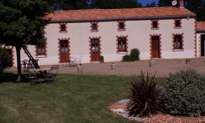 Chanteloup-les-Bois House | Gite Forestier Gentil
