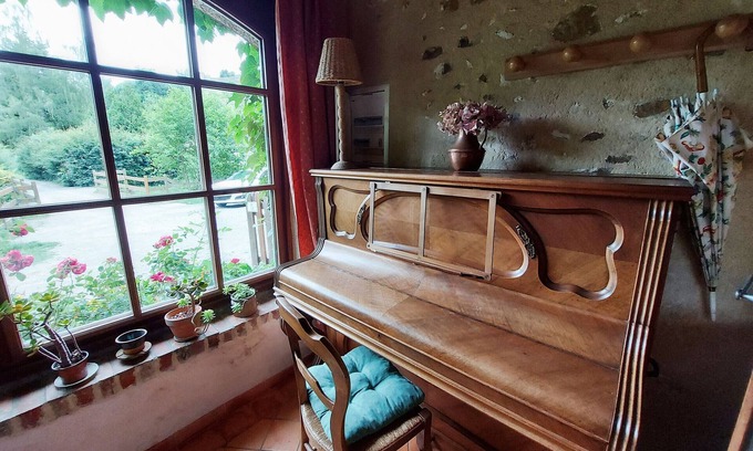 Sainte-Suzanne-and-Chammes House | Gite Sainte-Suzanne-et-Chammes, 2 bedrooms, 4 persons