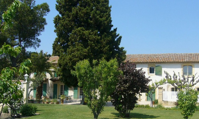 Roquemaure Cottage | Gîte in an early 18th-century Provencal farmhouse