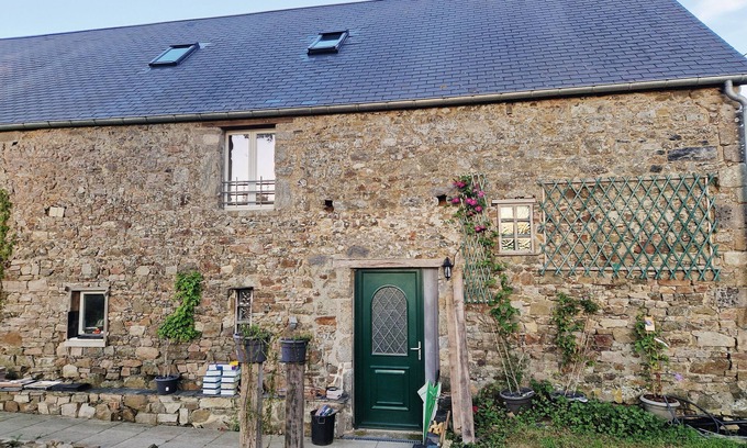 Nicorps House | Gîte in Normandy with llamas - ideal for families and groups, 8 to 10 people.