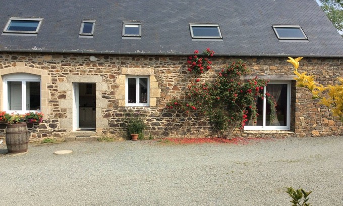 Saint-Clet House | GITE IN THE COUNTRYSIDE BETWEEN LAND AND SEA 20KMS FROM THE SEA