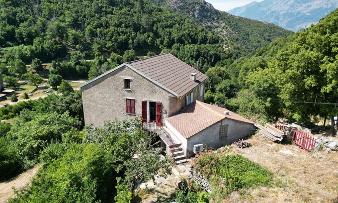 Santa-Lucia-di-Mercurio House | Gîte l'Incantu in the heart of Corsica