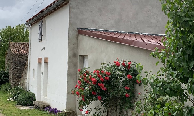 Saint-Etienne-du-Bois Cottage | Gîte Le Calme of 95m2 completely refurbished with large enclosed garden of 1000m2
