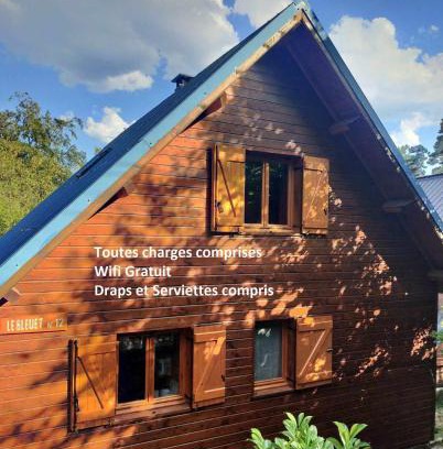 Saint-Antheme Ski Chalet | Gite Le Chalet SaintAnthème/Prabouré