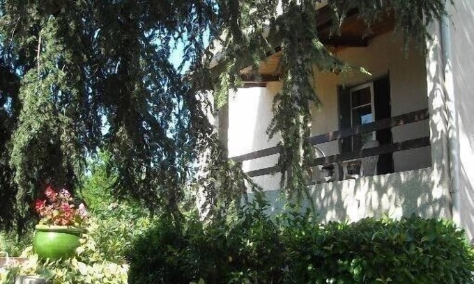 Les Mages Cottage | Gite ' le Monet ' in a farmhouse, quiet, swimming pool, quality services
