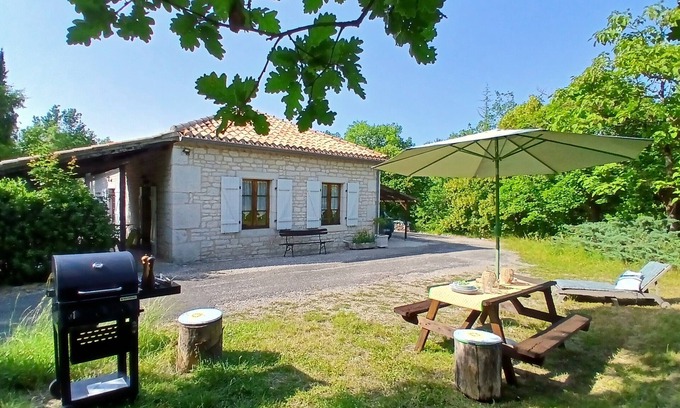 Cezac House | Gite Le Sabatou - Grange de Cezac. Converted Barn Private Pool 15ha nature park.