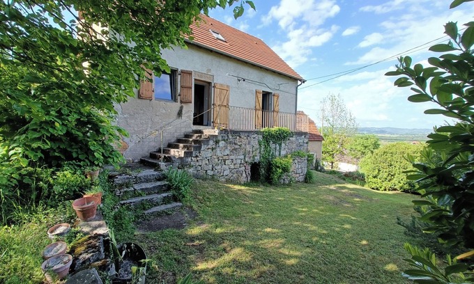 Branceilles House | Gîte Le Salon - House with panoramic view, terrace and garden