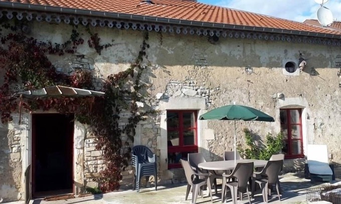 Mauvages Cottage | Gite Mauvages, 2 bedrooms, 6 persons