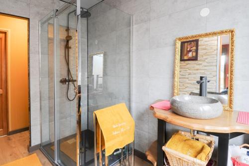 Gosnay House | GITE neuf LUXE - Sauna Privé Extérieur