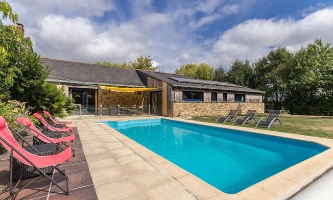 Nort-sur-Erdre House | Gite Nort-sur-Erdre, 5 bedrooms, 14 persons