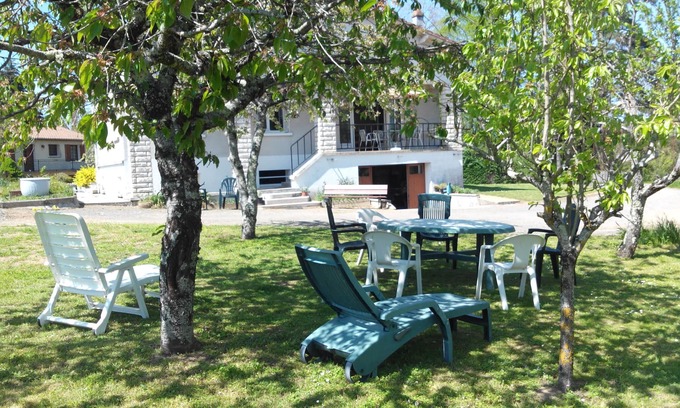 Availles-Limouzine House | Gite of IRIS whole house on ground of 8000 m2