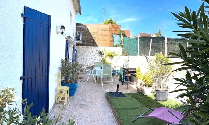 Payrac Villa | Gite on the rocamadour sarlat axis with heated swimming pool for 2 to 5 people
