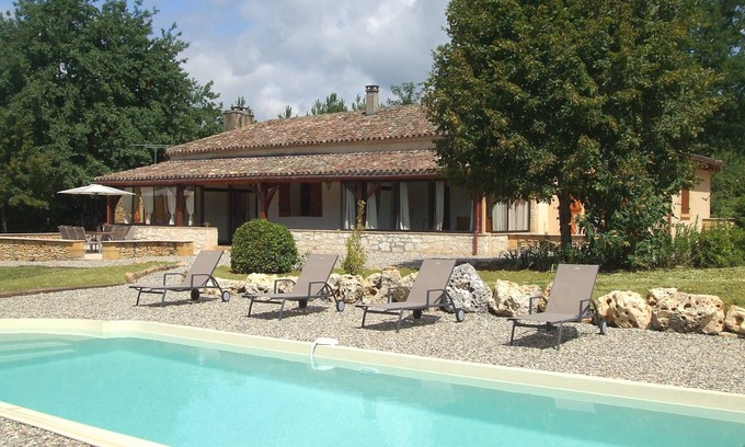 Capdrot House | Gite Périgord 6 prs private pool in a 1 hectare park