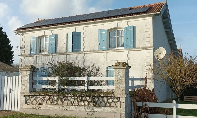 Saint Germain du Seudre House | Gite P'tites Cagouilles : le Calme de la Campagne Charentaise Entre Terre et mer