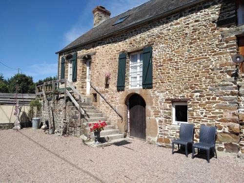 Menil-Vin House | Gite Rouge and la Ferme Blanche