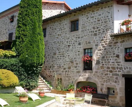 Saint-Pal-de-Chalencon House | GITE RURAL RECENT avec GRANDE TERRASSE