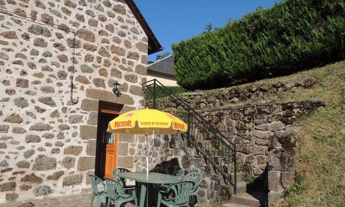 Saint-Projet-de-Salers Cottage | Gite Saint-Projet-de-Salers, 4 bedrooms, 8 persons